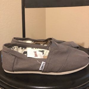 Toms